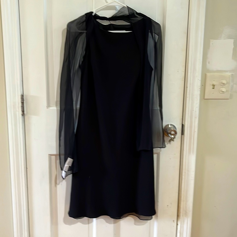 Black dress by Jones New York, size 10 black dress w:optional scarf, beautiful
